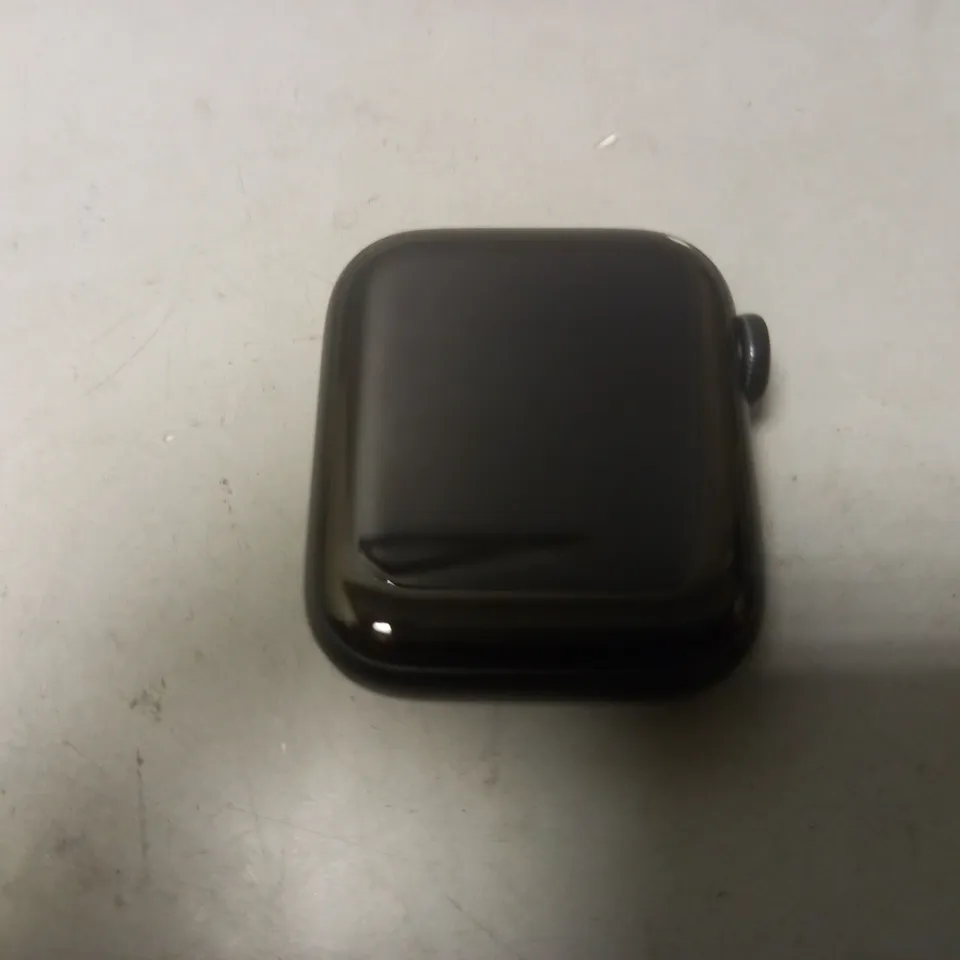APPLE WATCH SE (40mm) (NO STRAP)