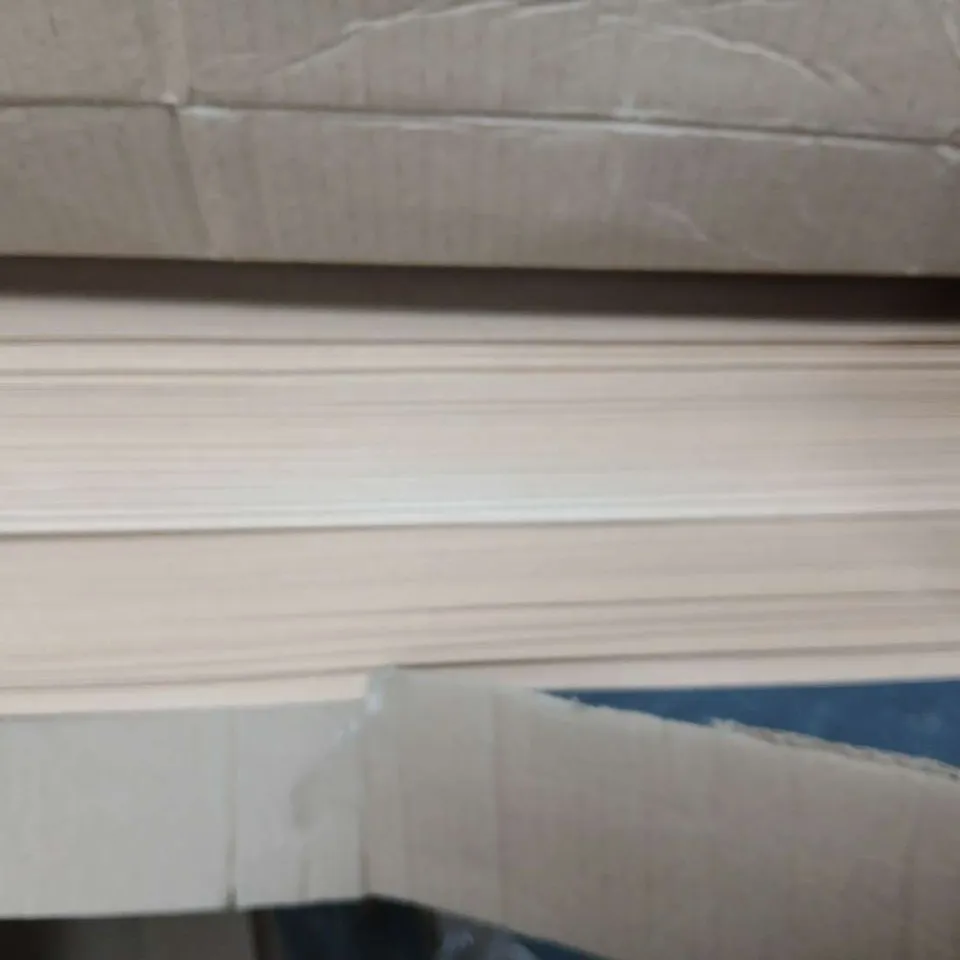 APPROXIMATELY 125 ENVELOPES GUSSETED PEEL SEAL 16CM X 12CM X 1CM