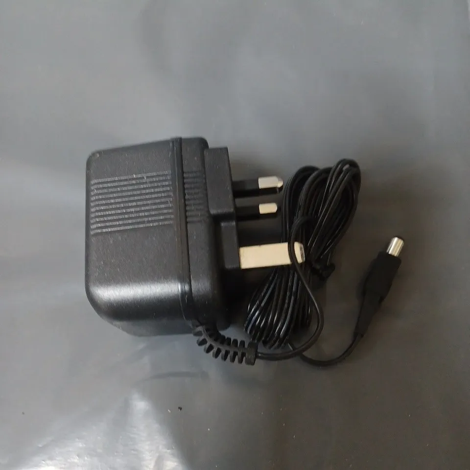 APPROXIMATELY 20 OEM AC ADAPTERS