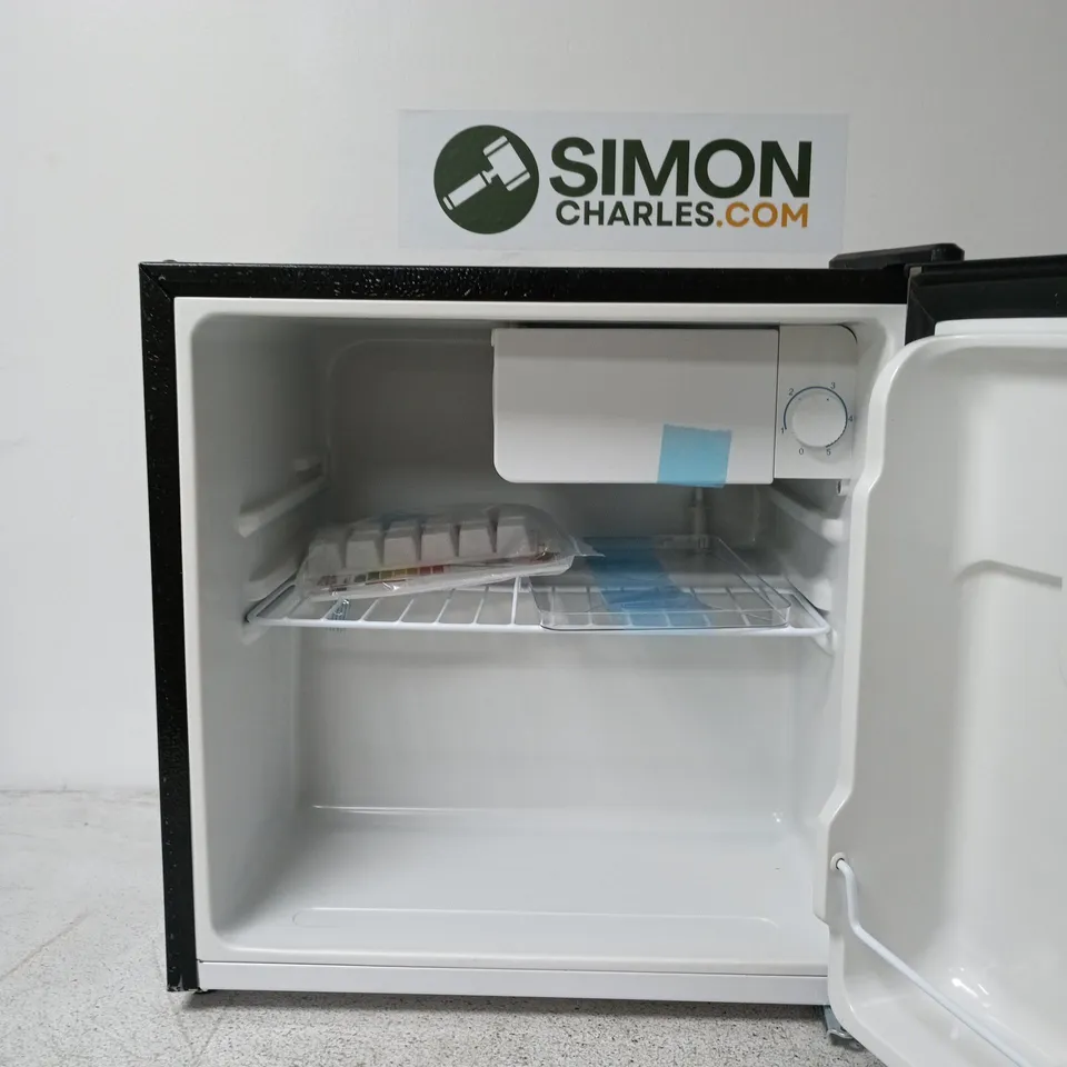 MINI UNDER-COUNTER FRIDGE WITH FREEZER COMPARTMENT