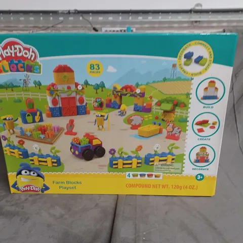 BOXED PLAY-DOH FARM BLOCKS PLAYSET