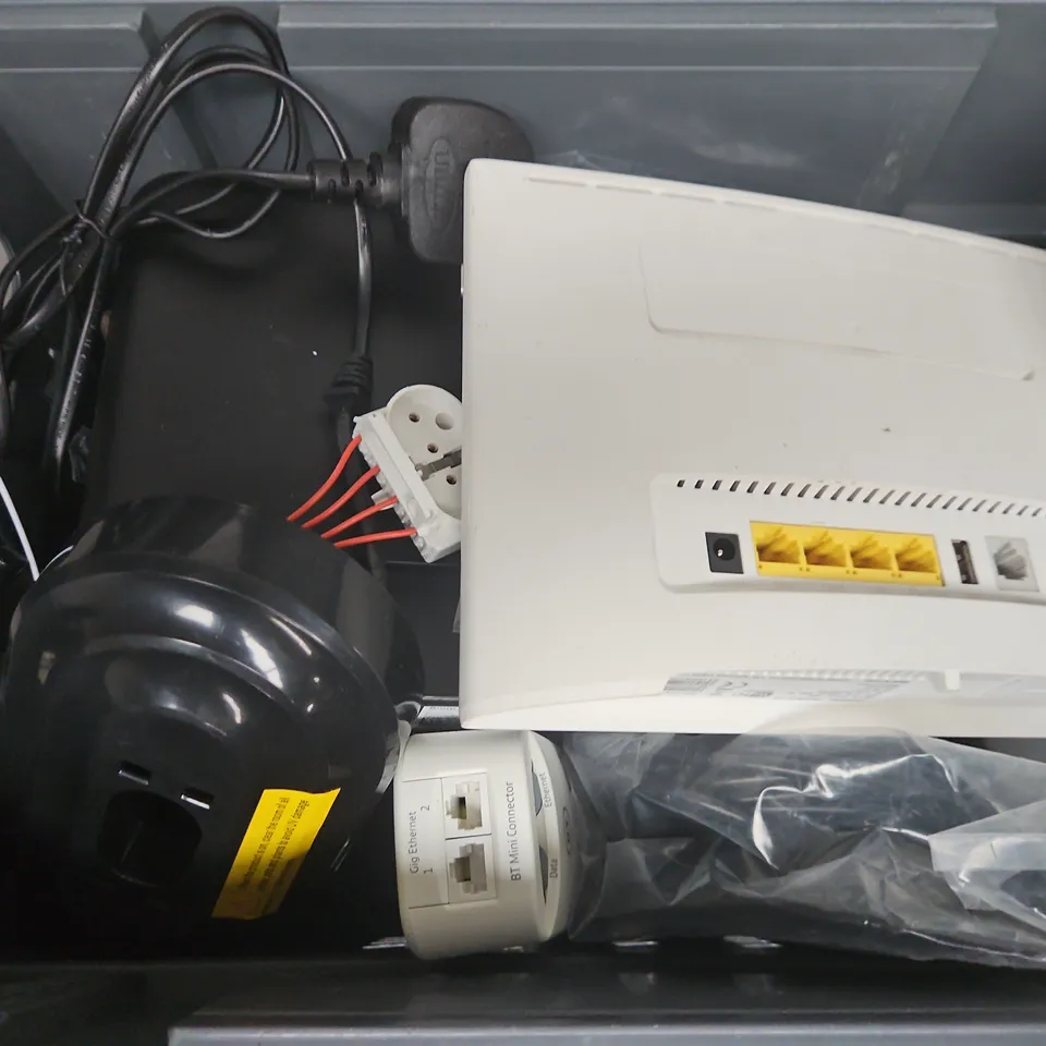 APPROXIMATELY 10 ASSORTED HOUSEHOLD ITEMS TO INCLUDE CASTLES READER, CABLES, ROUTERS, ETC