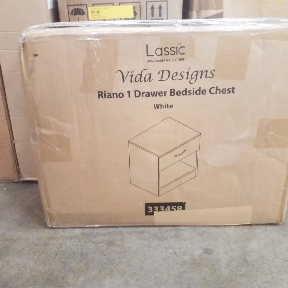 BOXED VIDA DESIGNS RIANO 1 DRAWER BEDSIDE CHEST WHITE