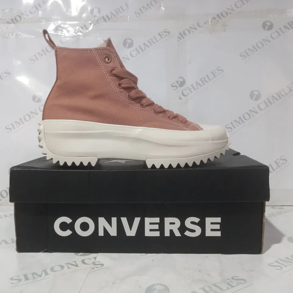 BOXED PAIR OF CONVERSE RUN STAR HIKE HI-TOP SHOES IN CLAY UK SIZE 6