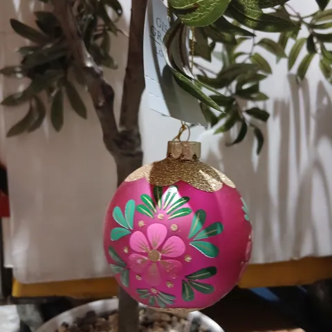 TWELVE BRAND NEW GISELLA GRAHAM LONDON PINK FLORAL CHRISTMAS BAUBLES