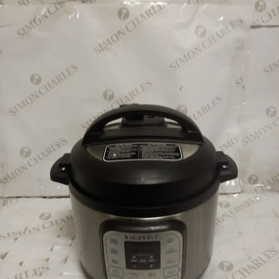 INSTANT POT DUO MINI PRESSURE COOKER