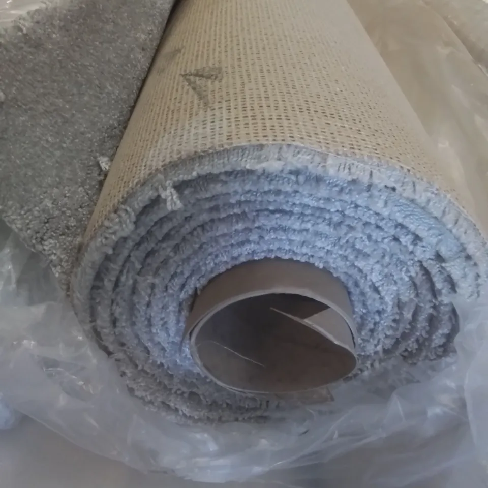 ROLL OF QUALITY SATINO ROYALE CARPET // SIZE: APPROXIMATELY 3.3 X 5M