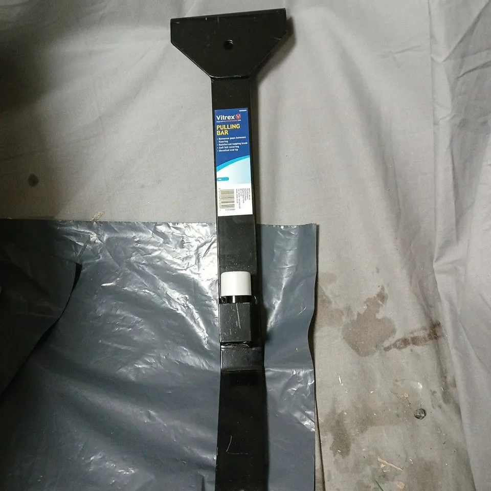 BOX OF APPROXIMATELY 15 X VITREX PULLING BAR