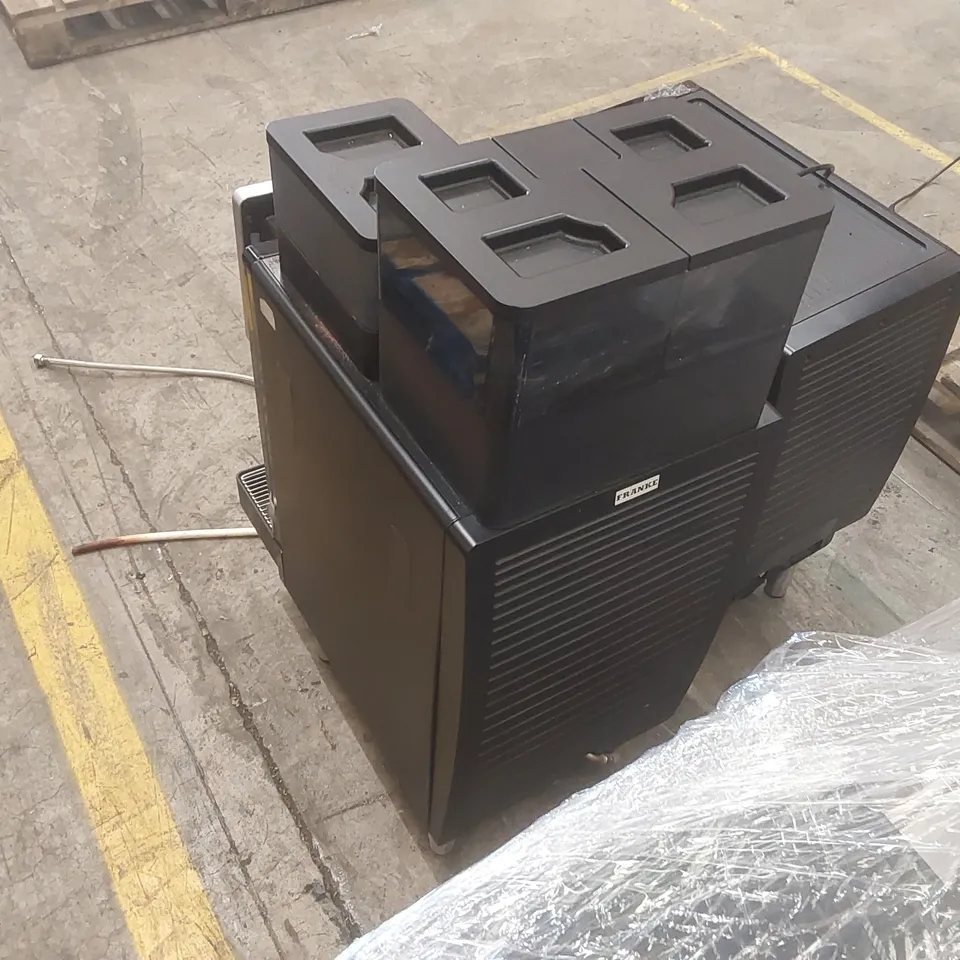 FRANKE A600 COMMERCIAL COFFEE MACHINE WITH MILK CHILLER (2 ITEMS)