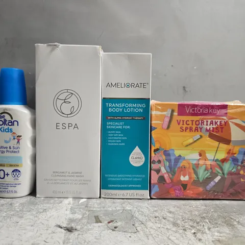 APPROXIMATELY 15 ASSORTED HEAL & BEAUTY/COSMETIC ITEMS TO INCLUDE BODY LOTION, HAND WASH, ETC