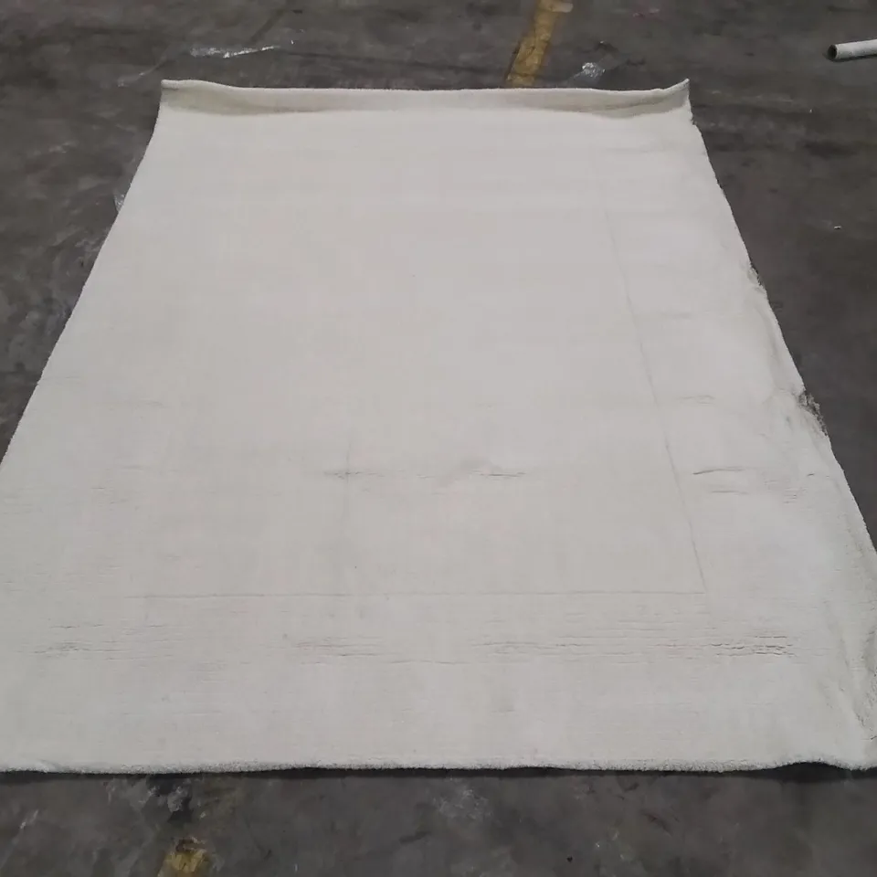 QUALITY DESIGNER AREA RUG - APPROXIMATELY 230X160