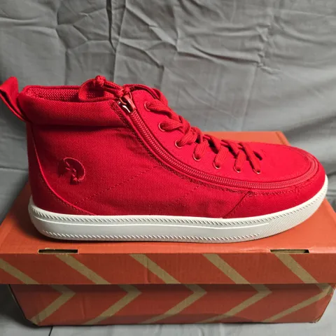 BOXED PAIR OF BILLY CLASSIC HIGH TOP TRAINERS - UK SIZE 7 - WOMENS 