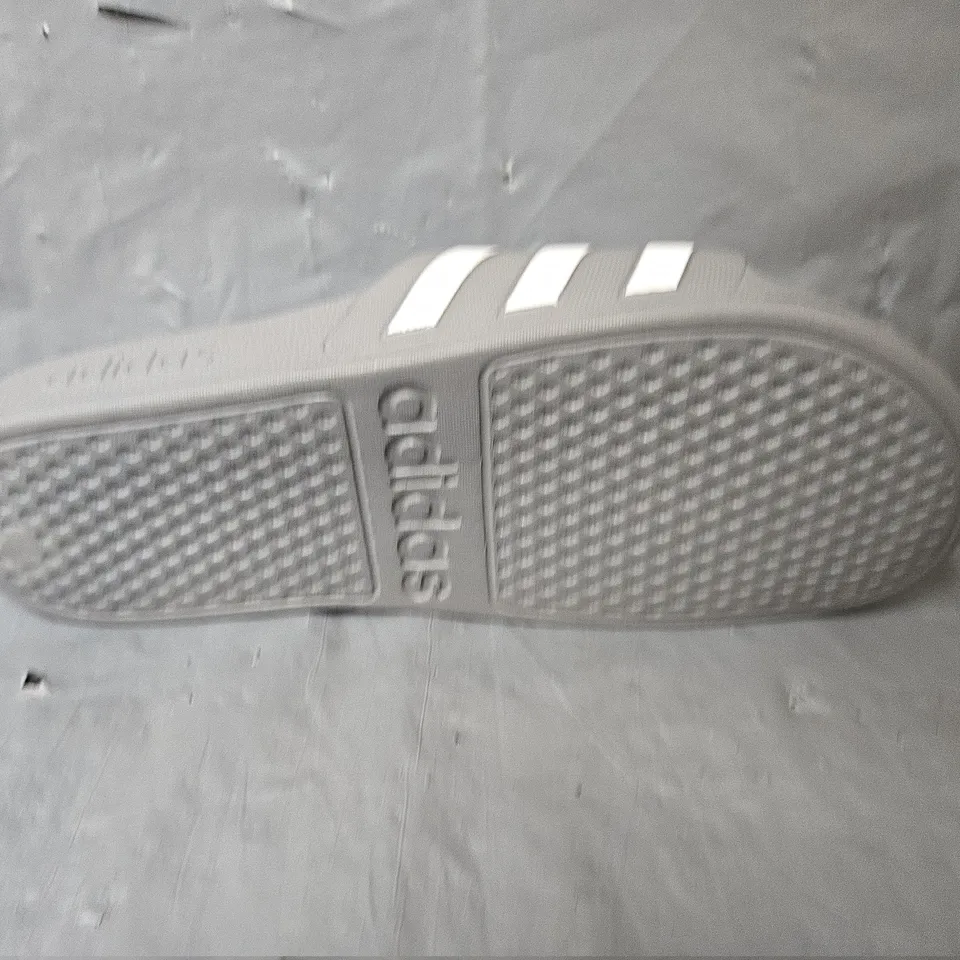 UNBOXED PAIR OF ADIDAS 3 STRIPE SLIDES IN GREY - SIZE 9