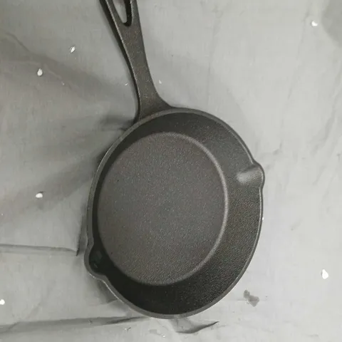 CAST IRON SKILLET FRYING PAN WITH HANGING HANDLE