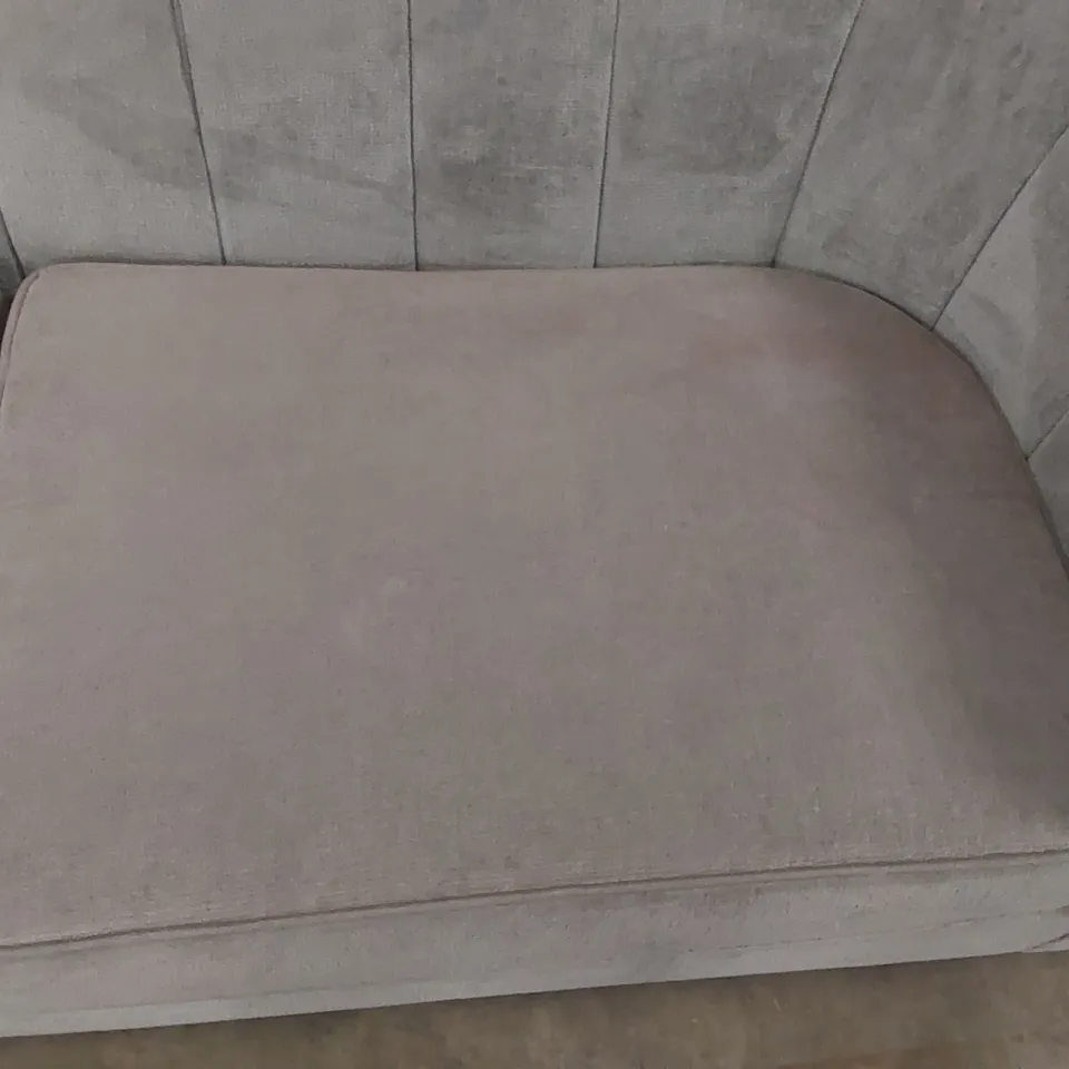 QUALITY DESIGNER GUILD FABRIC UPHOLSTERED 4 SEATER SOFA