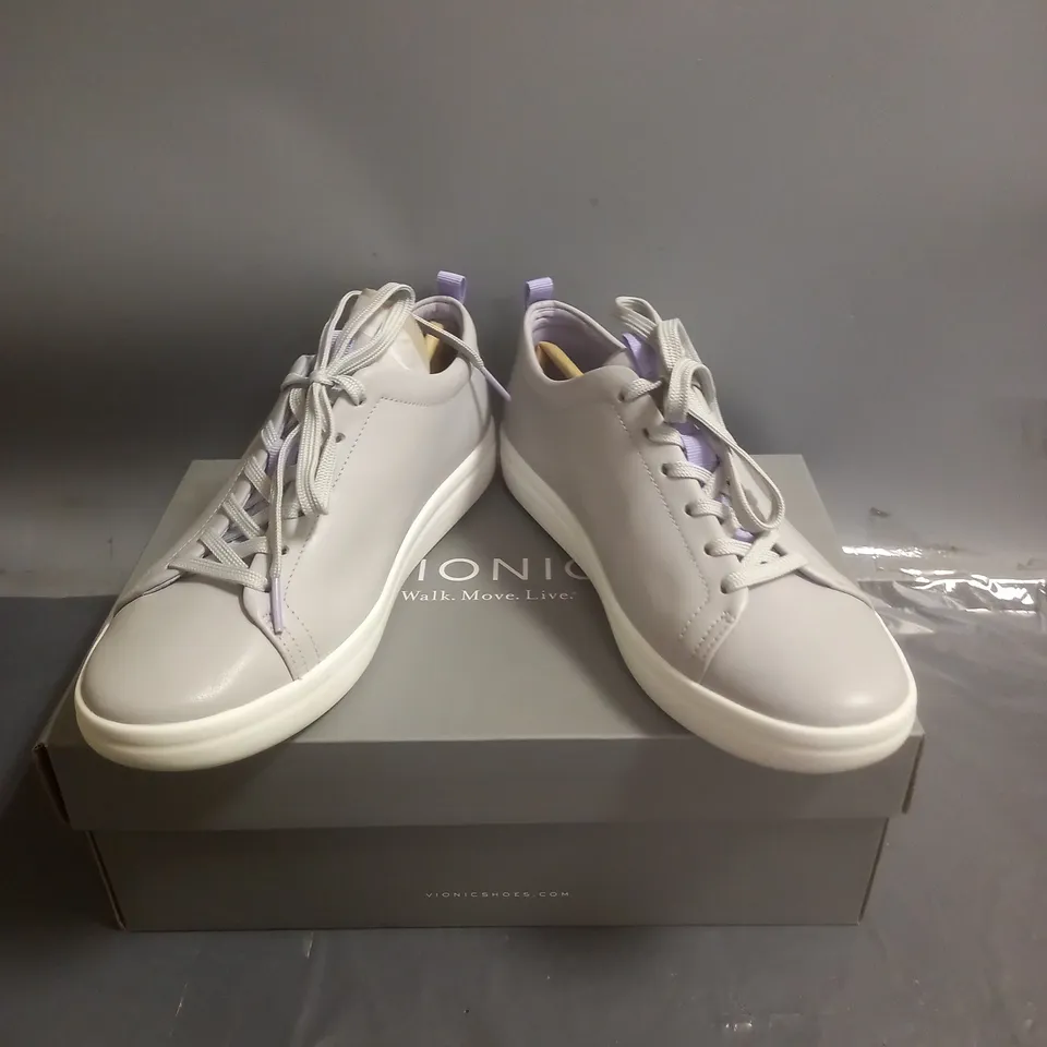 VIONIC AURA TRAINERS LIGHT GREY SIZE 6