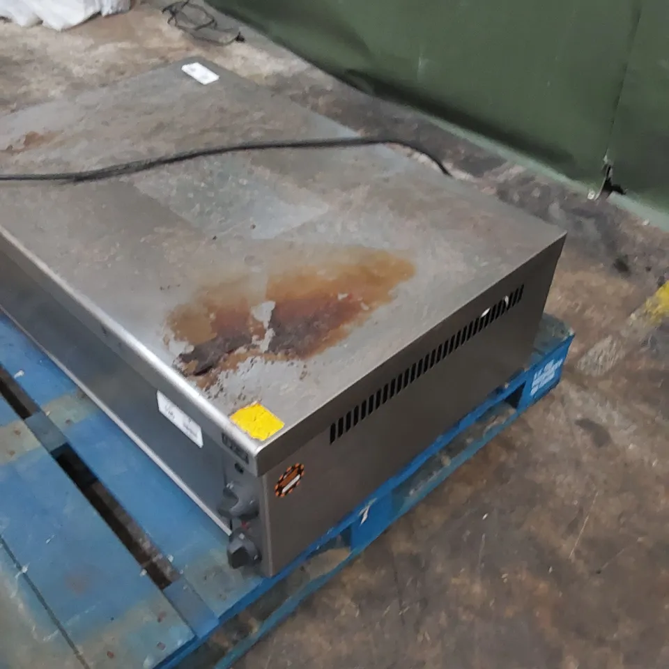 LINCAT IP21B COMMERCIAL PIZZA OVEN 