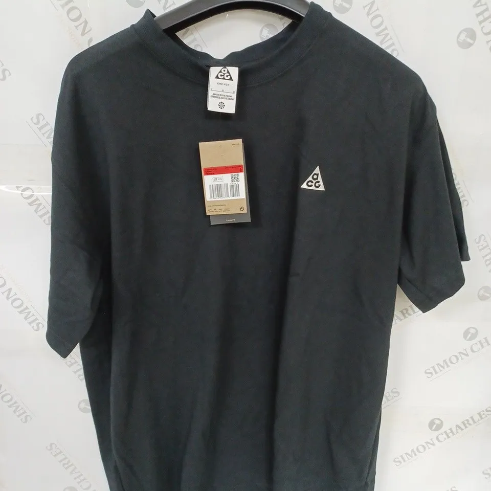 NIKE CASUAL LOGO T-SHIRT SIZE L