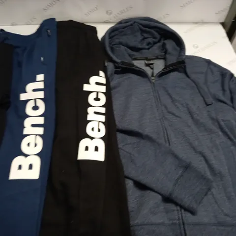 LOT OF 4 ASSORTED CLOTHING ITEMS TO INCLUDE BENCH HOODIE AND JOGGERS AND FIRETRAP LEGGINGS IN VARIOUS SIZES