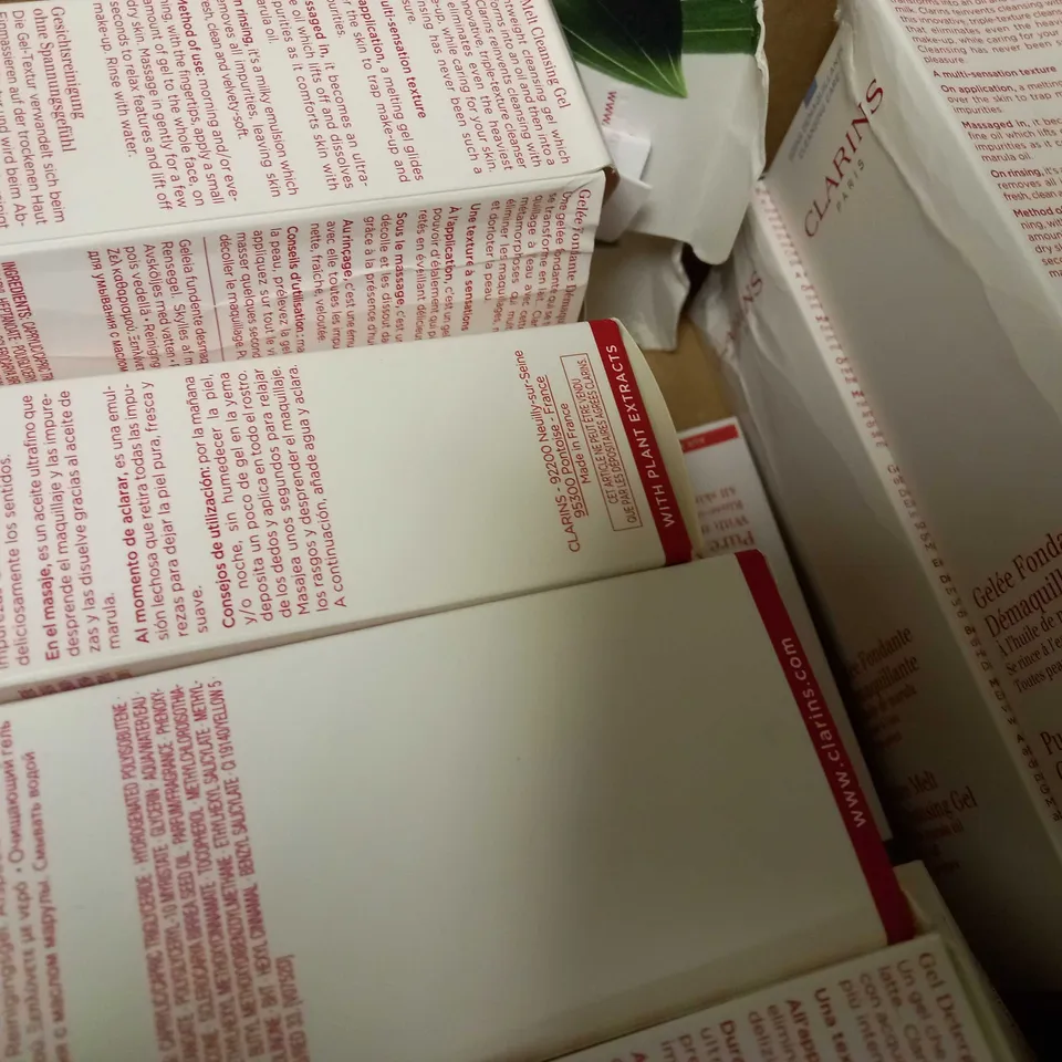 BOX OF APPROX 10 X 125ML CLARINS PURE MELT CLEANSING GEL 
