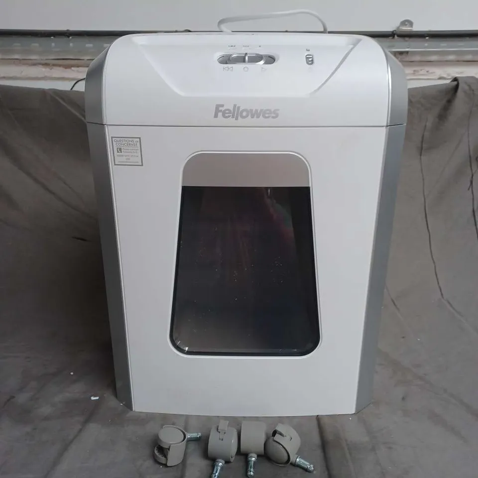 FELLOWES PAPER SHREDDER IN WHITE/SILVER