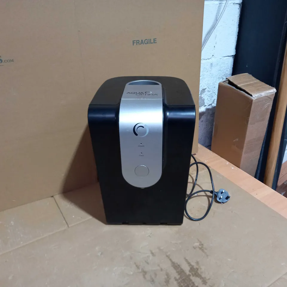 AQUA OPTIMA LUMI CHILLER