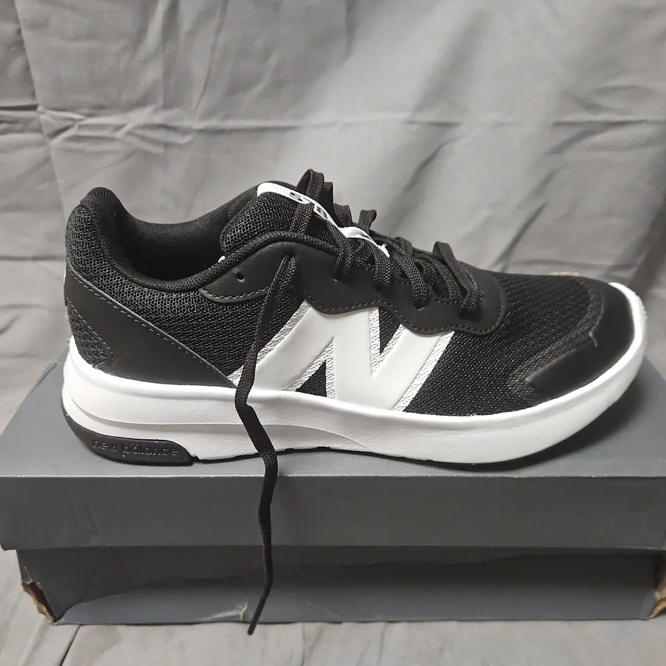 BOXED NEW BALANCE GK578BK BLACK TRAINERS – UK 4 (US 4.5)
