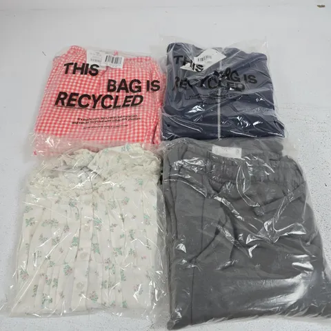 APPROXIMATELY 14 ASSORTED CLOTHING ITEMS IN VARIOUS SIZES, COLOURS & STYLES TO INCLUDE JAMIE OFF SHOULDER TOP, PLUSH FITTED ZIP THROUGH, SUPER BAGG TRACK PANTS, ETC