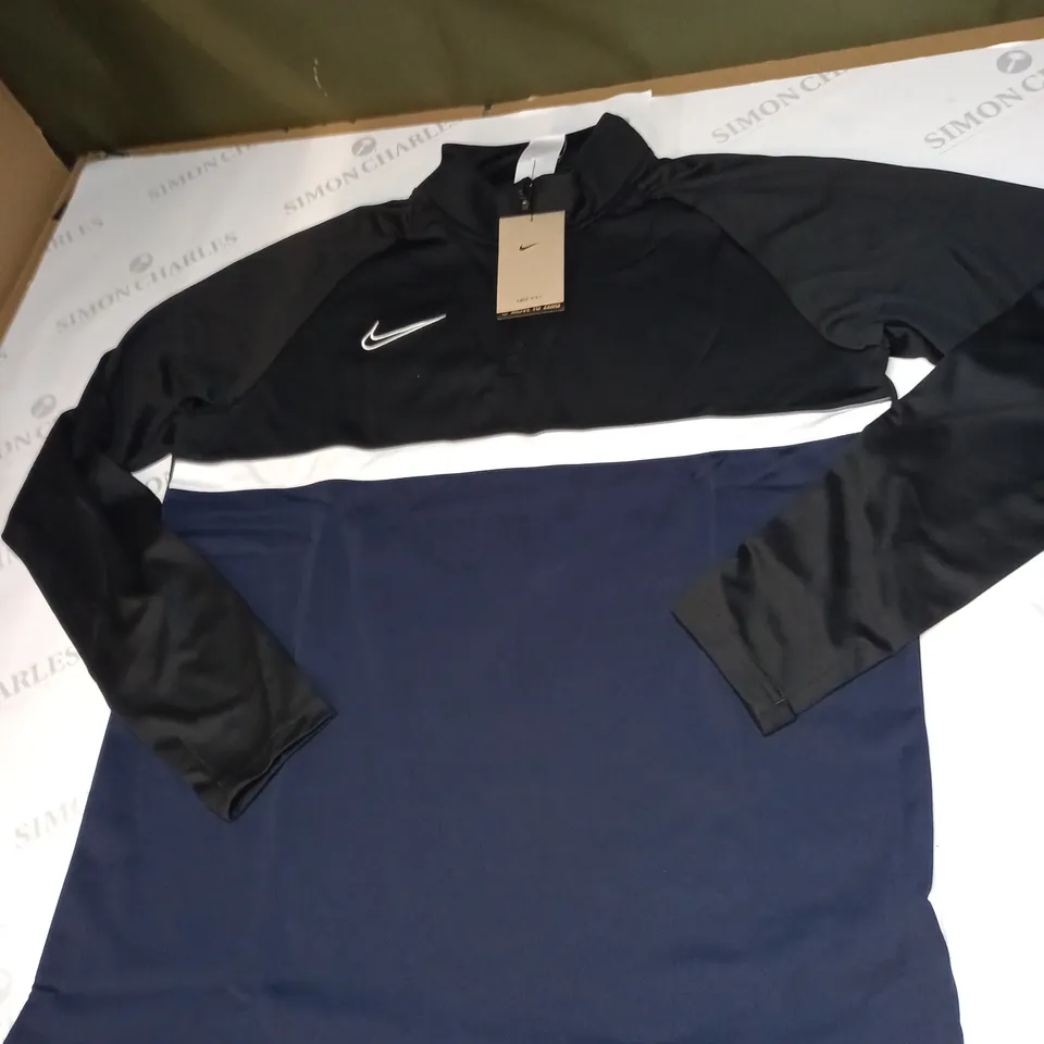 NIKE 1/4 ZIPPED FUNNEL SHIRT SIZE L 