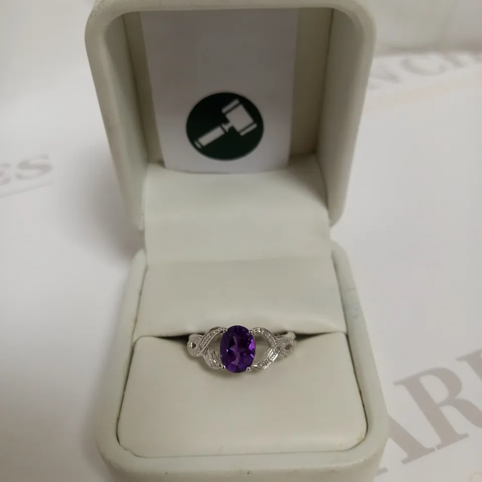 DESIGNER 9CT WHITE GOLD AMETHYST& DIAMOND RING, WEIGHT +-1.08CT