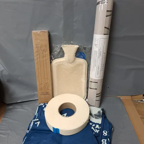 APPROXIMATELY 25 ASSORTED HOUSEHOLD ITEMS TO INCLUDE WALLPAPER, HOT WATER BOTTLE, FAN CLUTCH WRENCH, ETC - COLLECTION ONLY