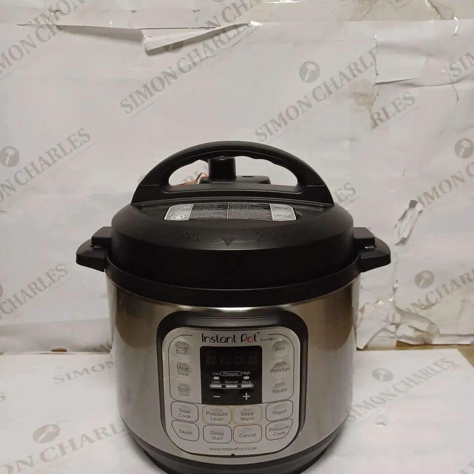 INSTANT POT DUO MINI PRESSURE COOKER