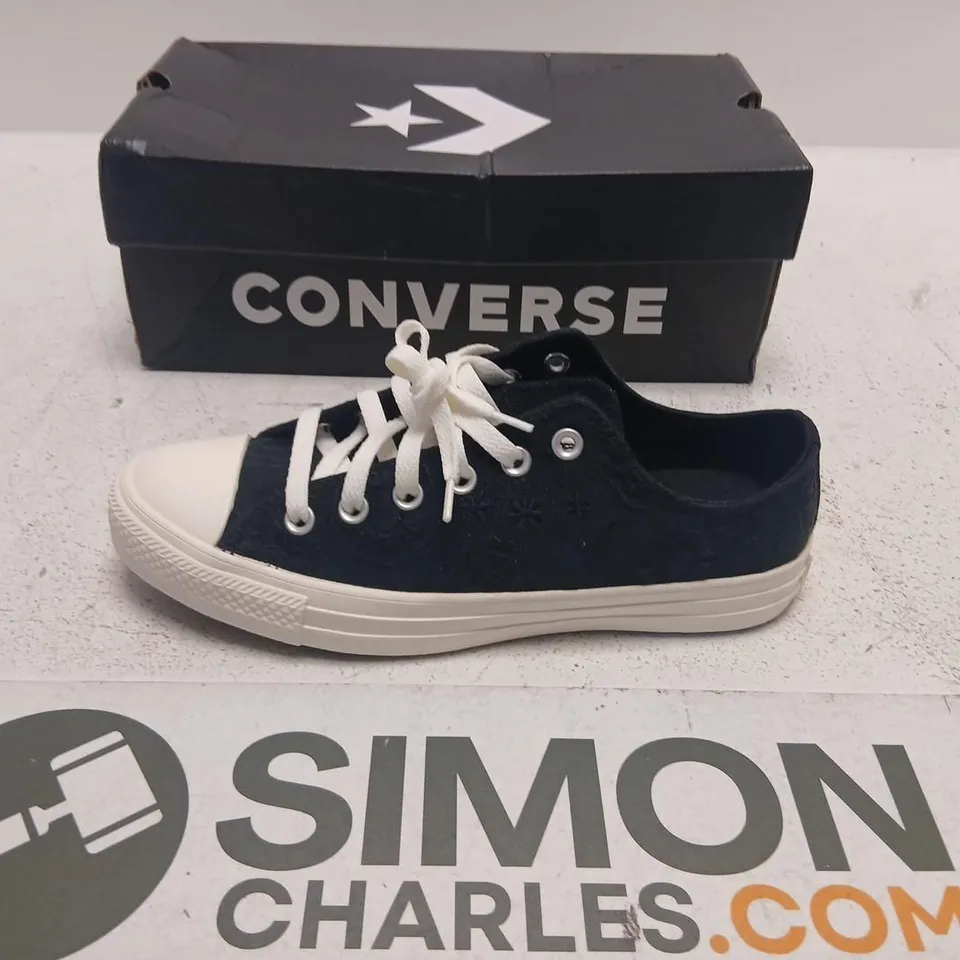 CONVERSE ALL STAR LOW TOP SNEAKERS – NAVY, UK 7