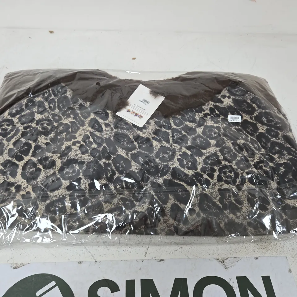LARGE QUANTITY OF WOMENS TAMSY CLOTHING 