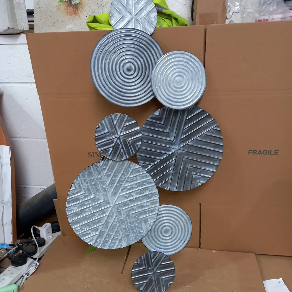 ABSTRACT CIRCLES METAL WALL ART COLLECTION RRP £75