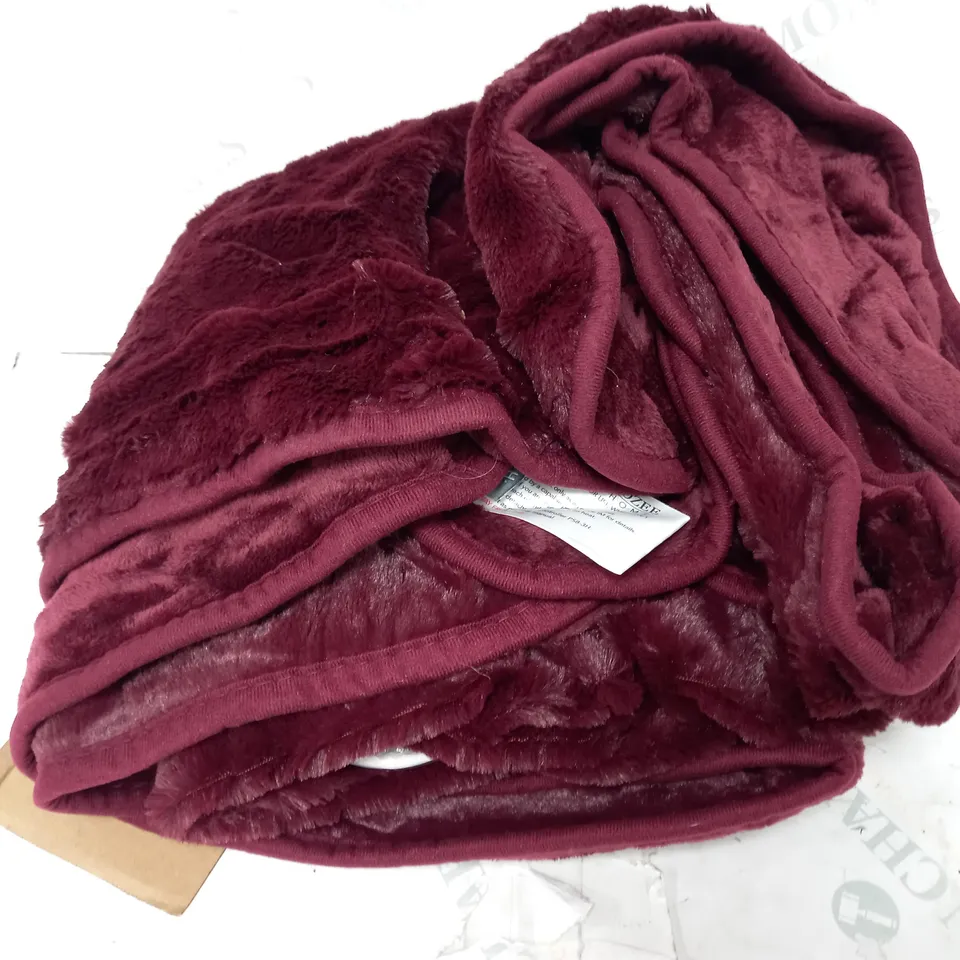 COZEE HOME HEATED THROW IN PLUM 