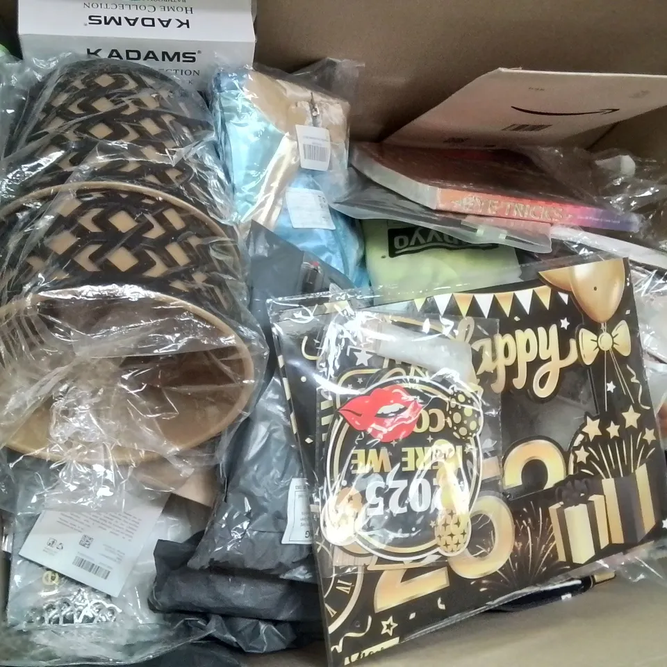 PALLET CONTAINING VARIOUS ASSORTED HOUSEHOLD ITEMS TO INCLUDE:  PHOTO ALBUMS, PART BANNERS, PHONE CASES ETC.