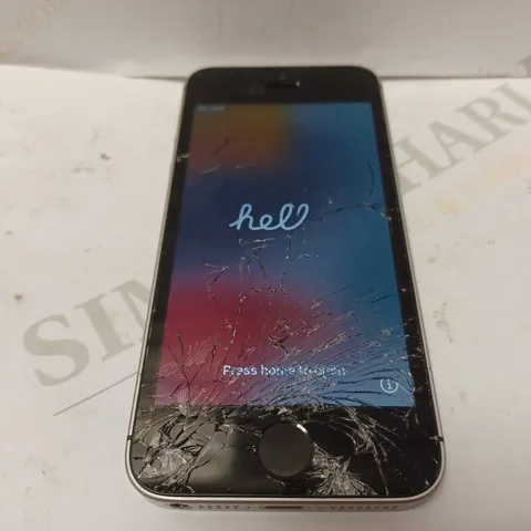 APPLE IPHONE SE (1ST GENERATION) - SILVER