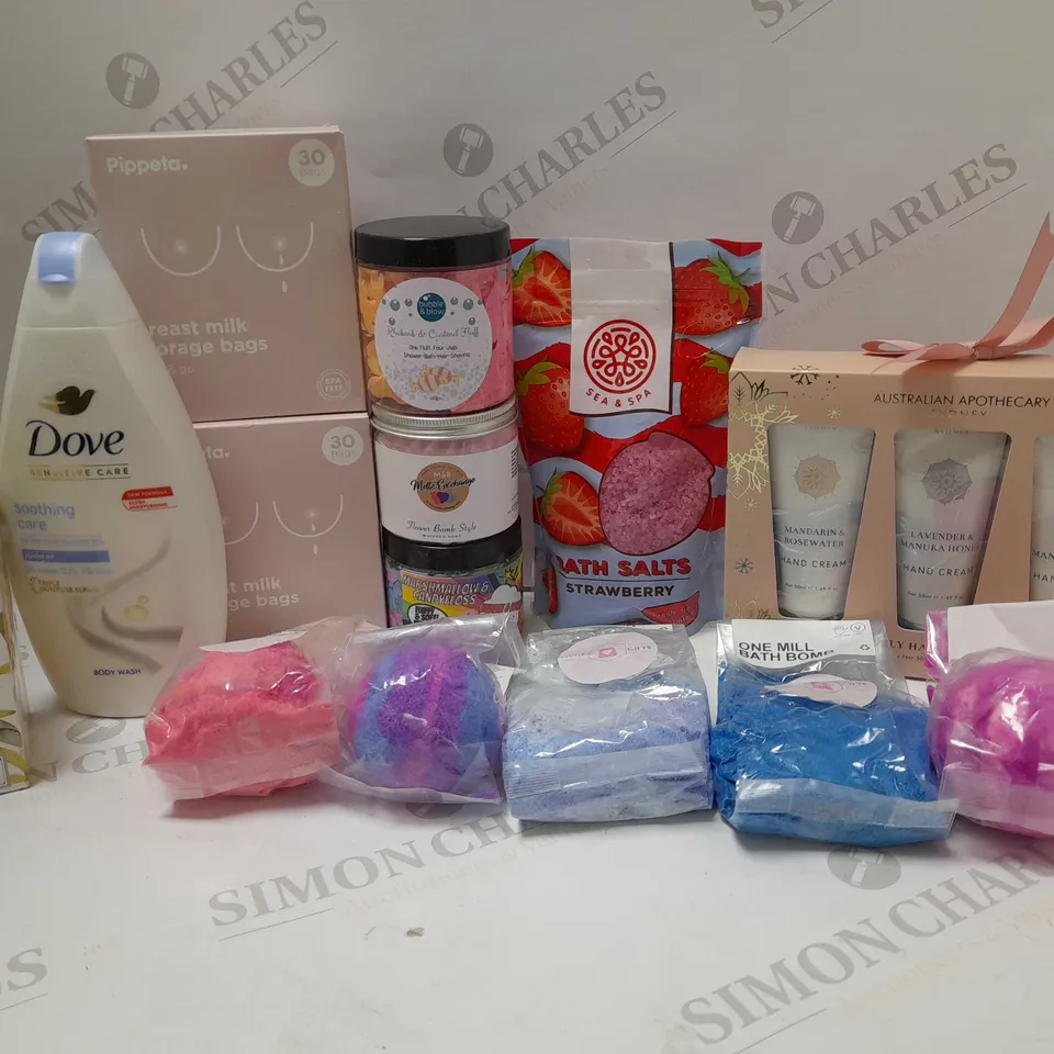 LOT OF APPROX 10 ASSORTED BATH & BODY PRODUCTS TO INCLUDE PIPPETA BREAST MILK STORAGE BAGS, VANILLA VEGETAL SOAP, DOVE BODY WASH, ETC