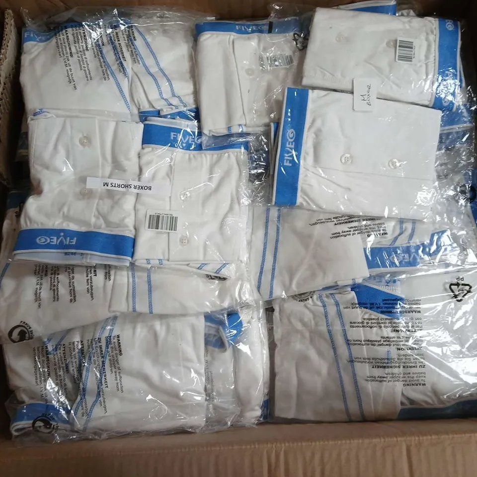 APPROXIMATELY 100 FIVEG BOXERS SHORTS IN WHITE - MEDIUM - COLLECTION ONLY