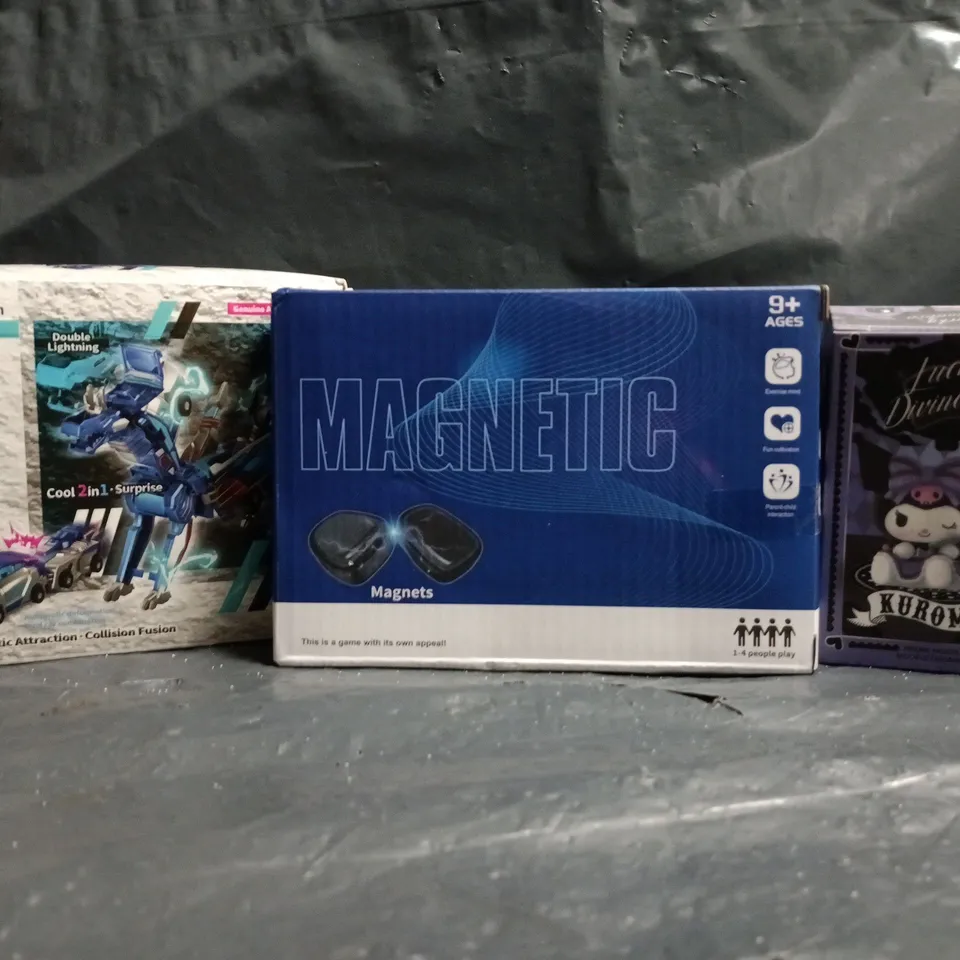 APPROXIMATELY 10 ASSORTED TOYS AND GAMES TO INCLUDE MAGNETIC, LUCKY DIVINATION FIGURE MODEL, ETC