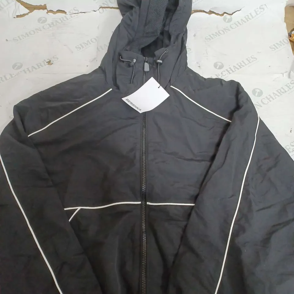 BERSHKA BLACK JACKET WIT HOOD - SMALL