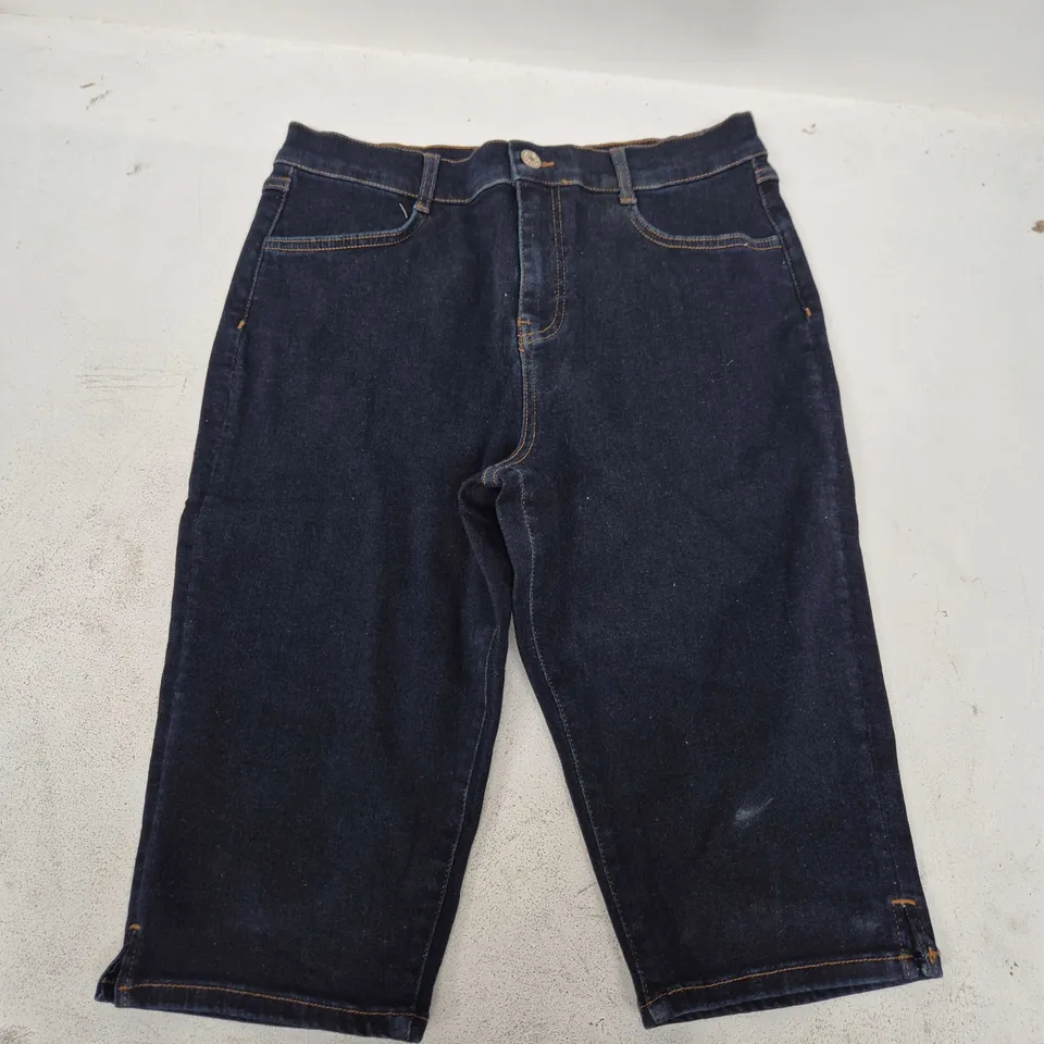 NOBODY'S CHILD PETITE SHORTS LENGTH DENIM JEANS – UK 14
