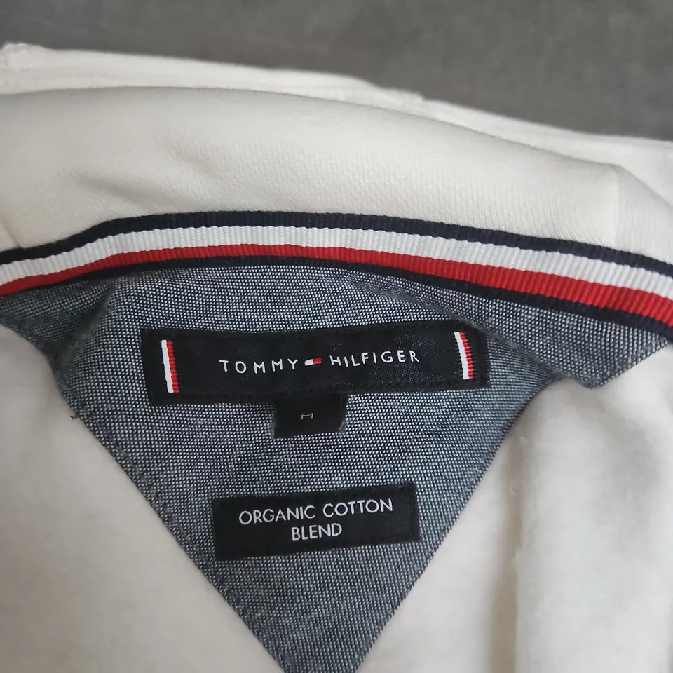 TOMMY HILFIGER WHITE HOODIE – ORGANIC COTTON BLEND, SIZE M - SMALL STAIN ON BACK 
