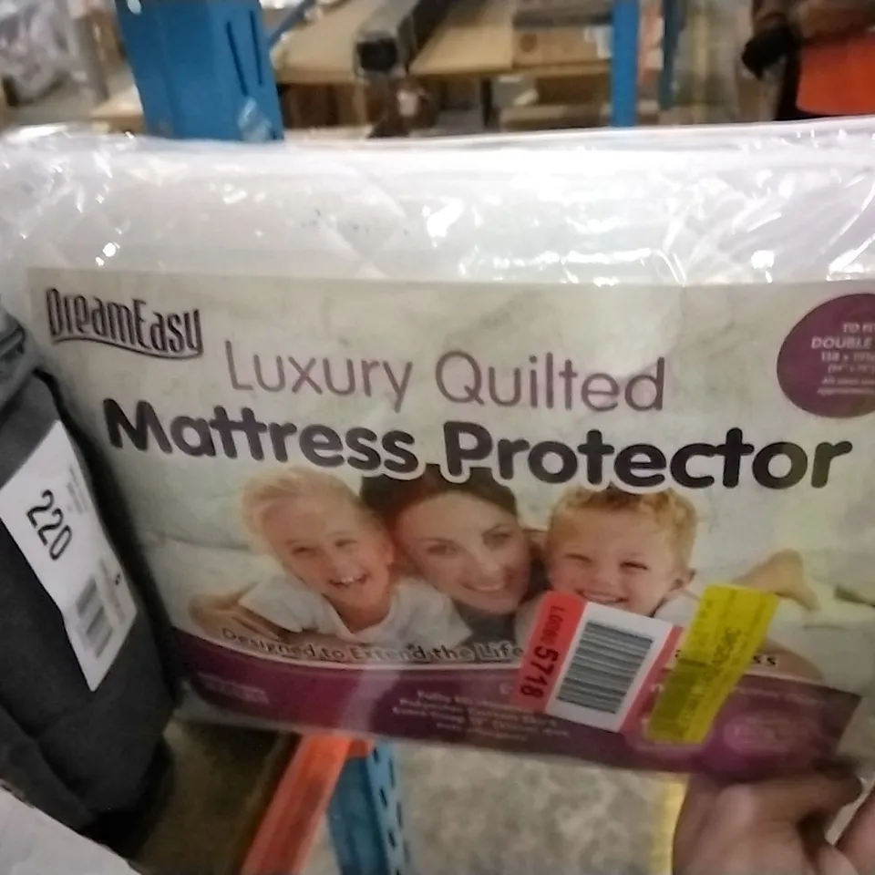 LUXURY QUILTED HYPOALLERGENIC DOUBLE FITTED MATTRESS PROTECTOR 