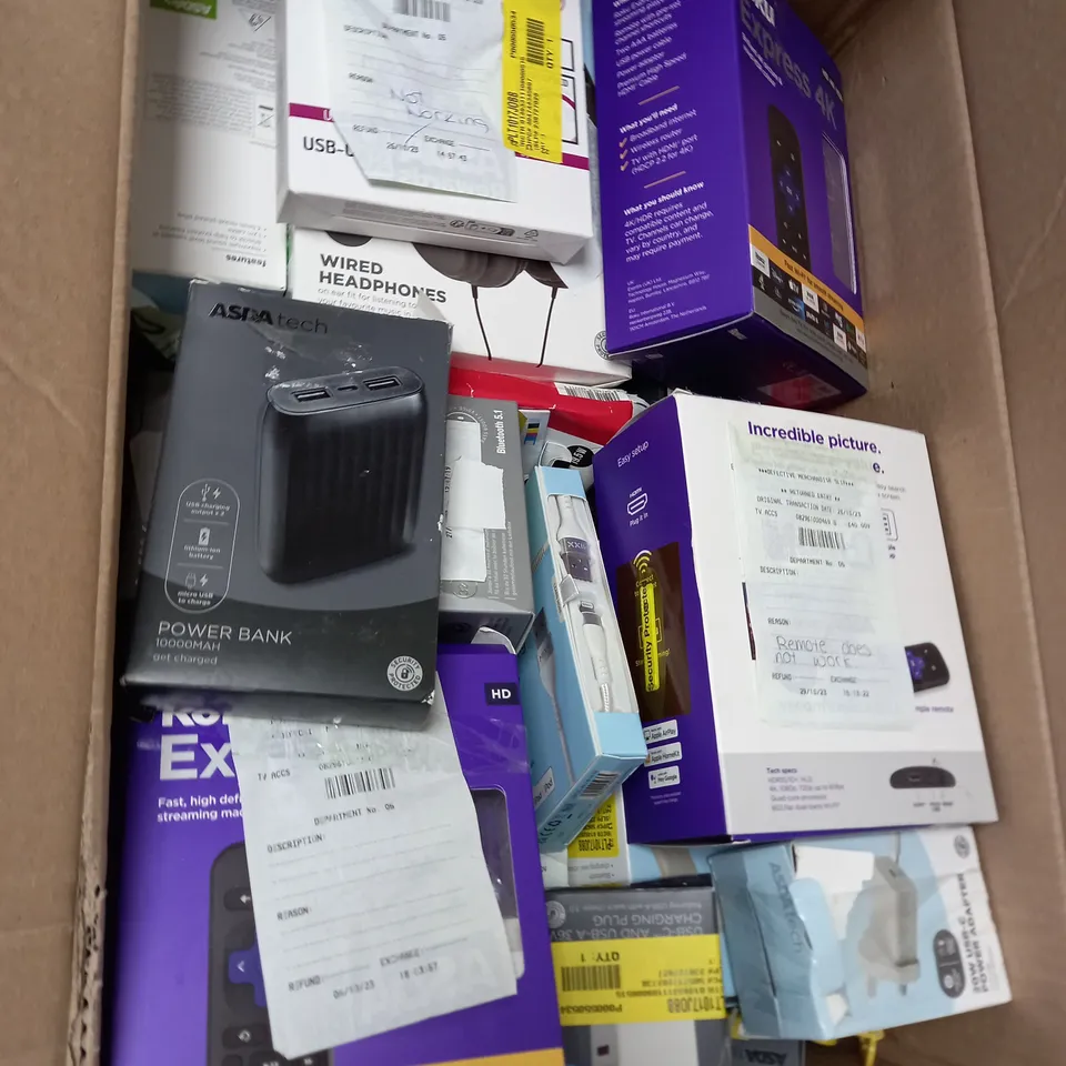 BOX OF APPROXIMATELY 20 ASSORTED ELECTRICAL ITEMS TO INCLUDE HEADPHONES, POWER BANKS, CHARGERS  ETC 