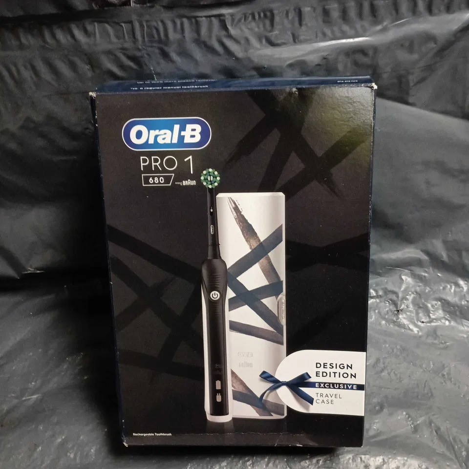 ORAL-B PRO 1 ELECTRIC TOOTHBRUSH – DESIGN EDITION WITH TRAVEL CASE (BOXED)