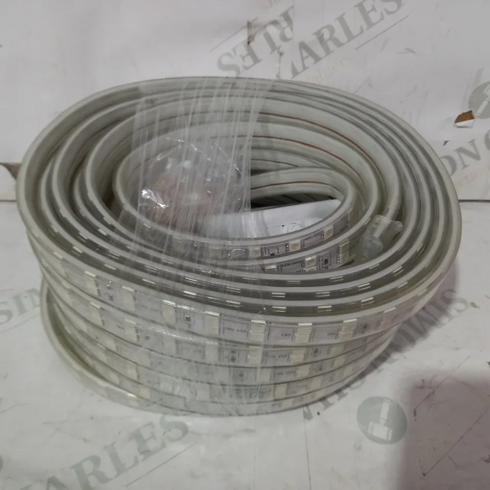 LED LIGHT STRIP W. CONTROLLER