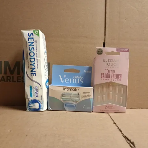 APPROXIMATELY 10 ASSORTED COSMETIC ITEMS TO INCLUDE GILLETTE, ELEGANT TOUCH, ETC - COLLECTION ONLY