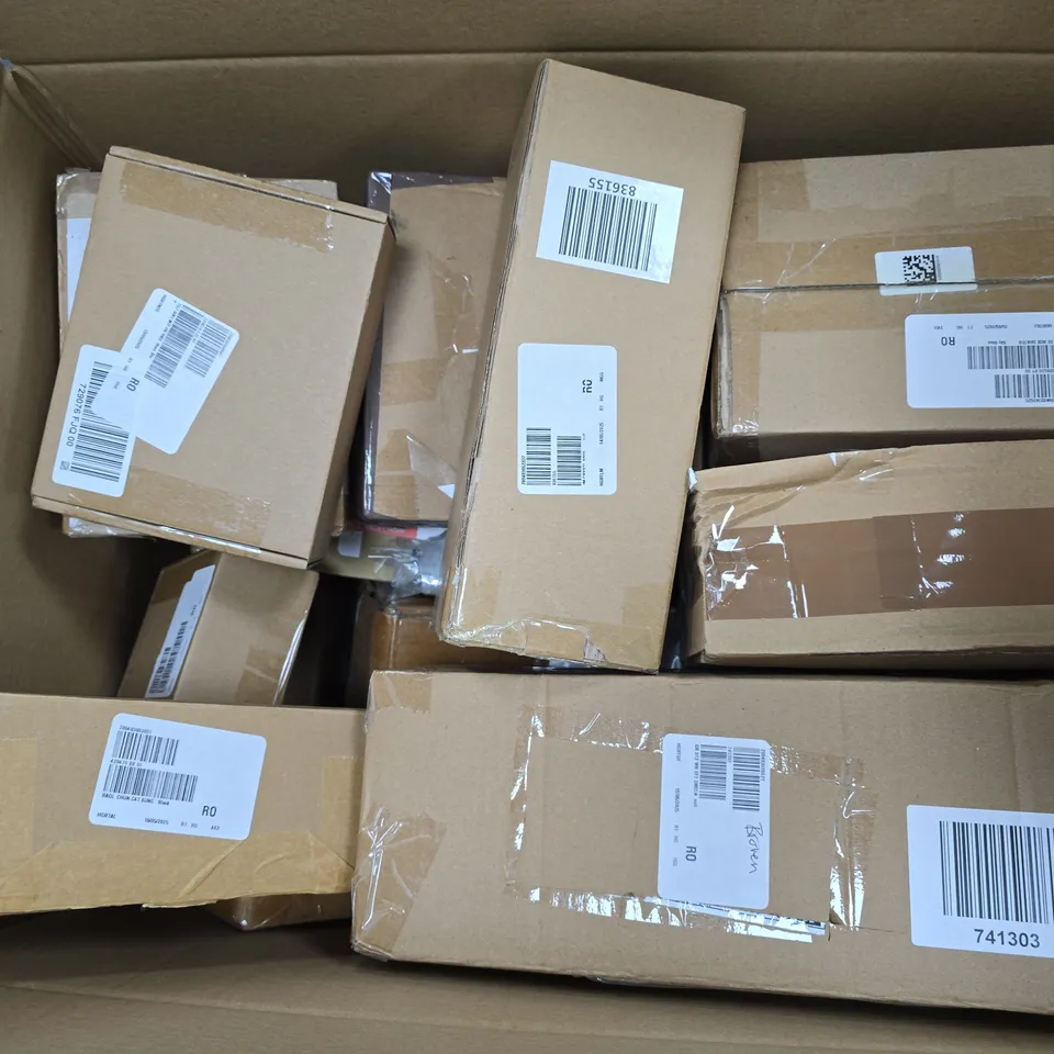 APPROXIMATELY 15 ASSORTED HOUSEHOLD GOODS TO INCLUDE - COZEEHOME FLAT SHEET, KELLY HOPPEN FLAT SHEET, AND SIMPLY BEAUTY TOOL ETC. - COLLECTION ONLY 